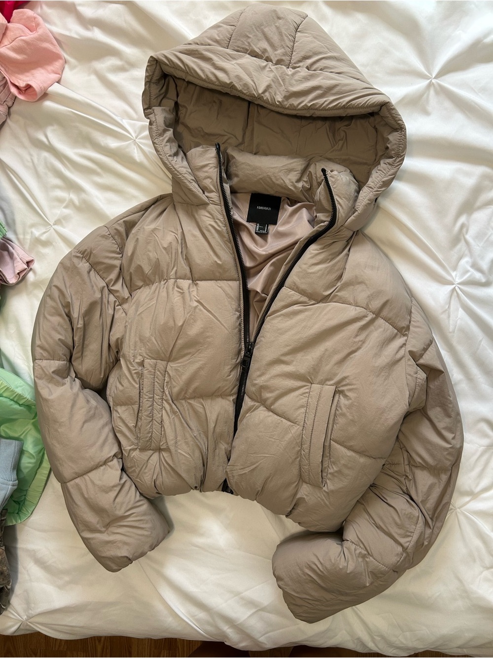 Beige Cropped Hooded Puffer Jacket - Forever 21